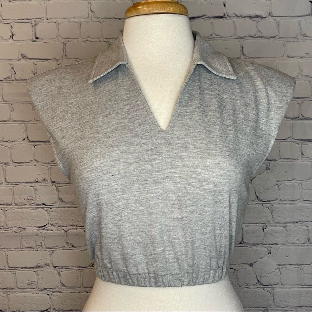 Le Lis Collared Crop Top